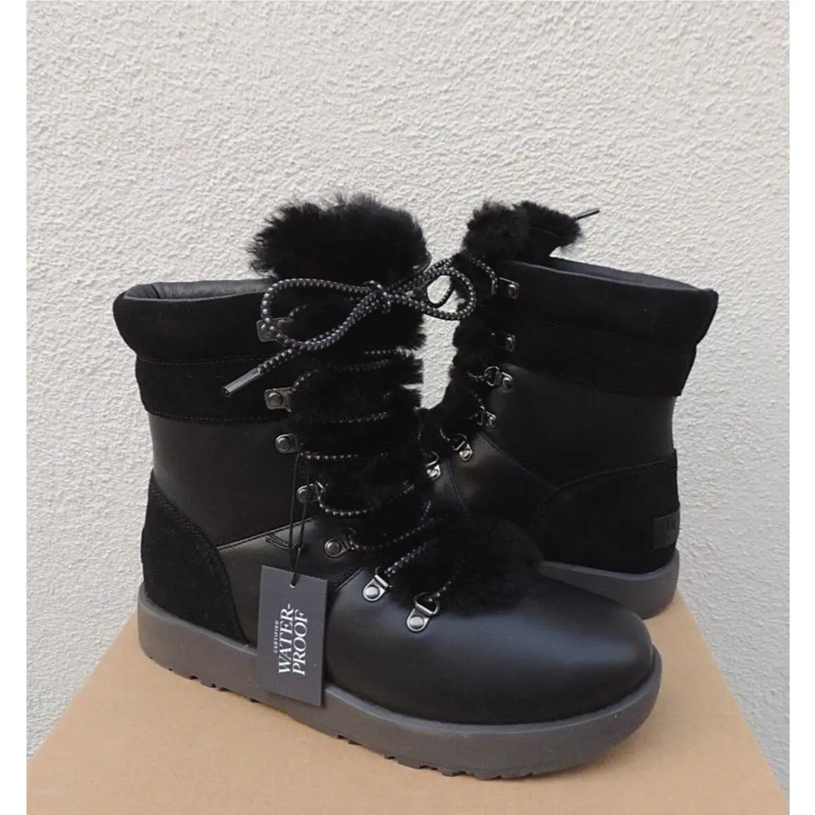 Ugg Viki Black Leather Sheepskin Waterproof Winter Boots US 6.5/ Eur 37.5