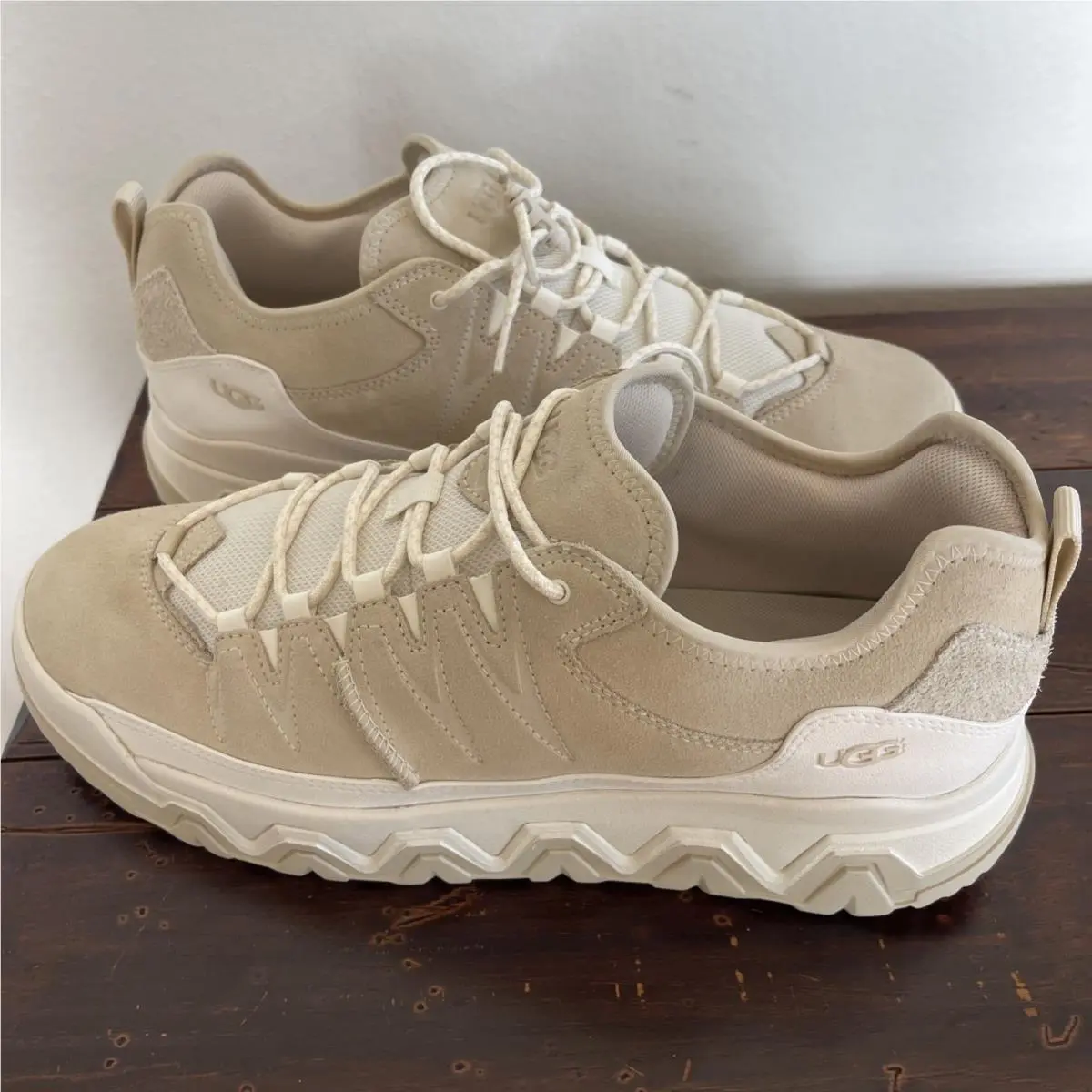 Ugg Captrail Low Beige Cream Suede Waterproof Mens Outdoor Sneakers Size 15