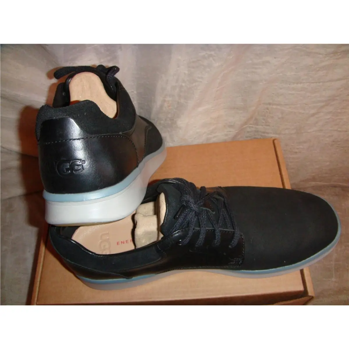 UGG shoes - black (UPC: 883985738409) 0