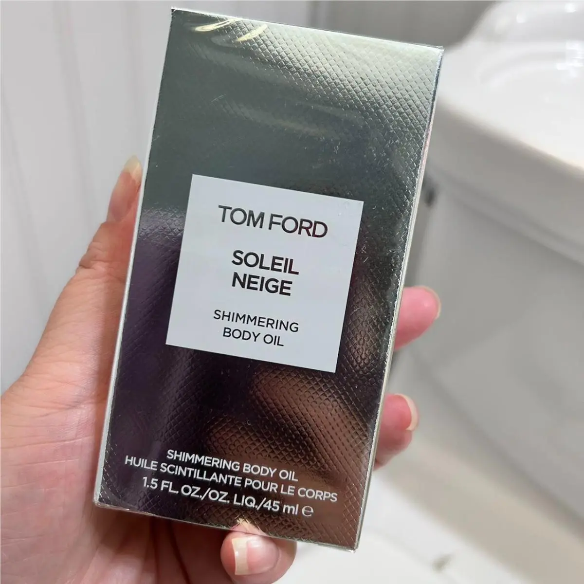 Soleil Neige Perfumed Shimmering Body Oil 1.5 oz/45ml by Tom Ford
