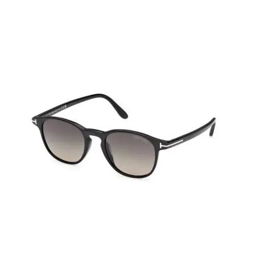 Tom Ford FT1302 HOLT-02 01B Shiny Black/gradient Smoke 50mm Men`s Sunglasses