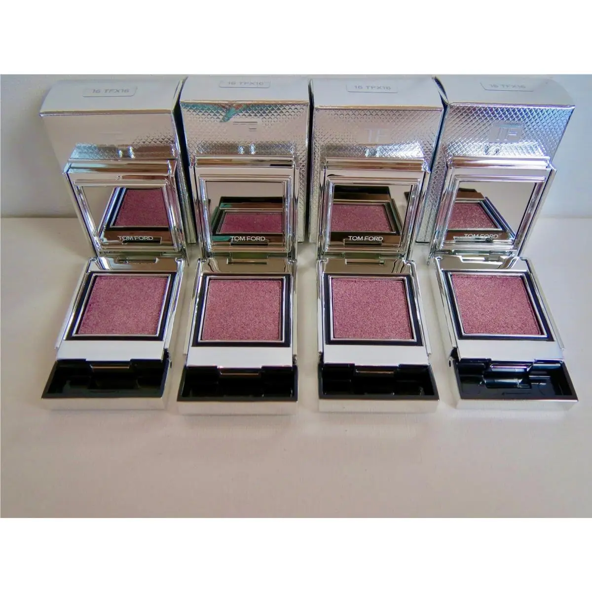 Set of 4  Extreme Shadow Extreme 16 TFX16 Eyeshadows Boxed by Tom Ford