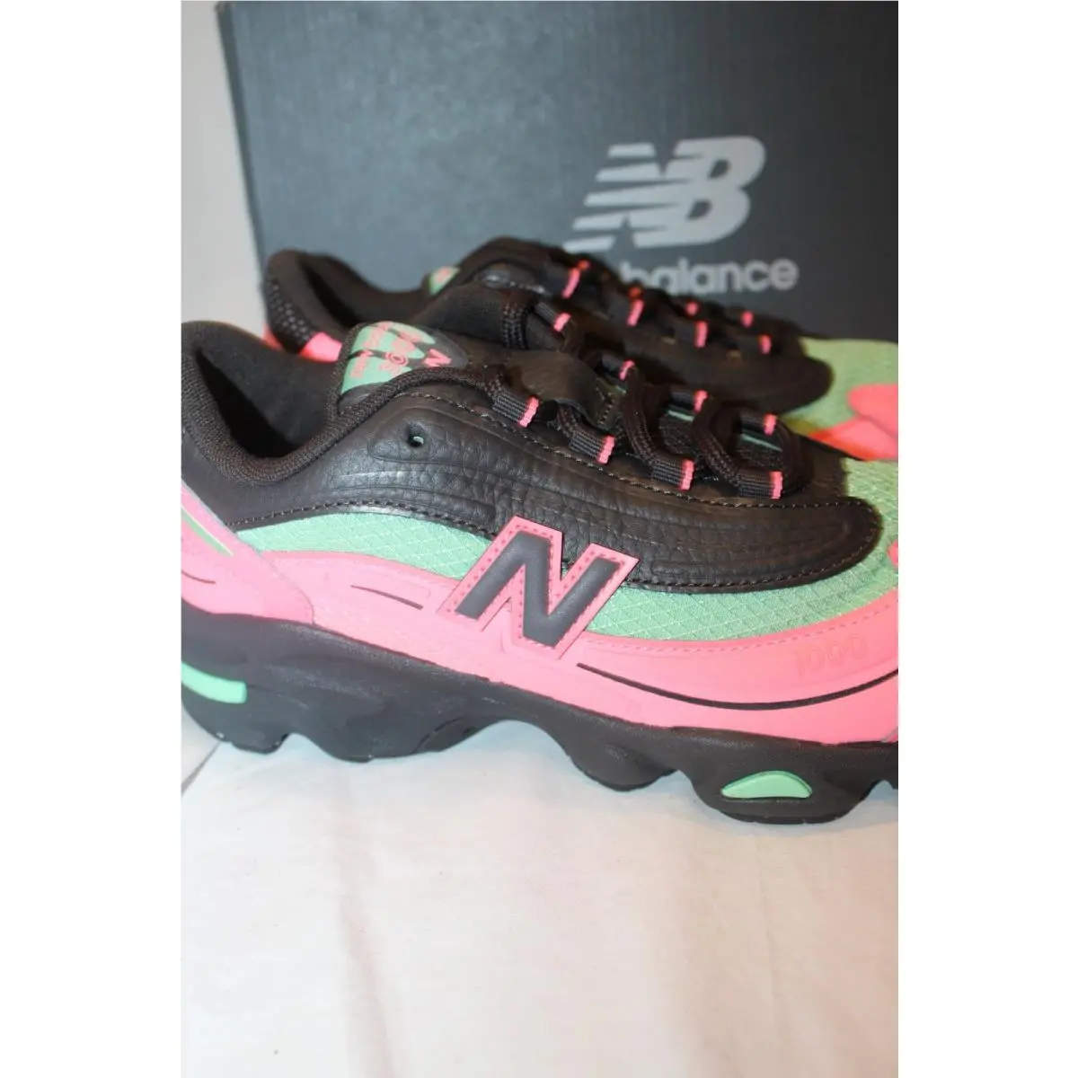 New Balance shoes - New Balance 1000 - BLACK GREEN PINK 1