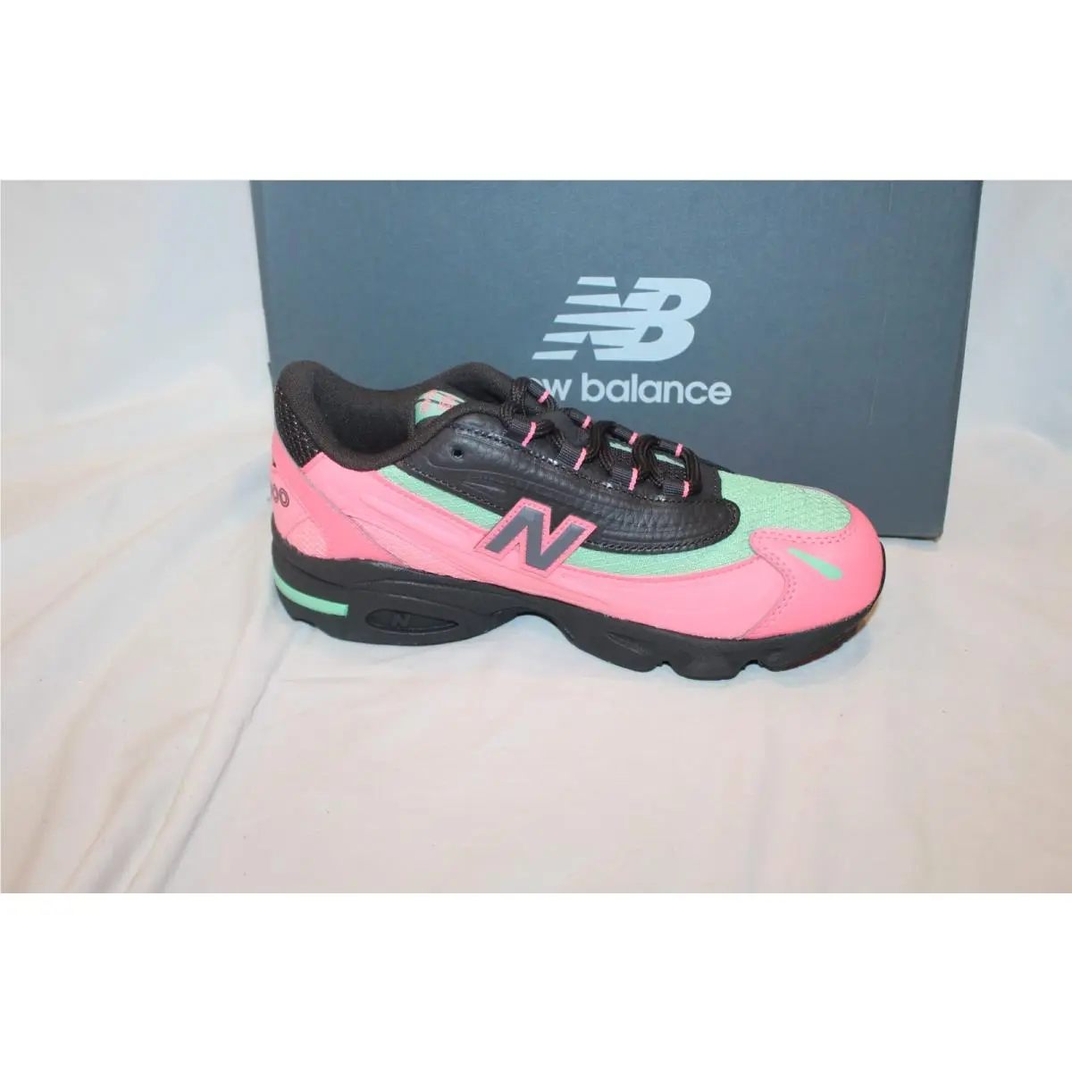 New Balance shoes - New Balance 1000 - BLACK GREEN PINK 2