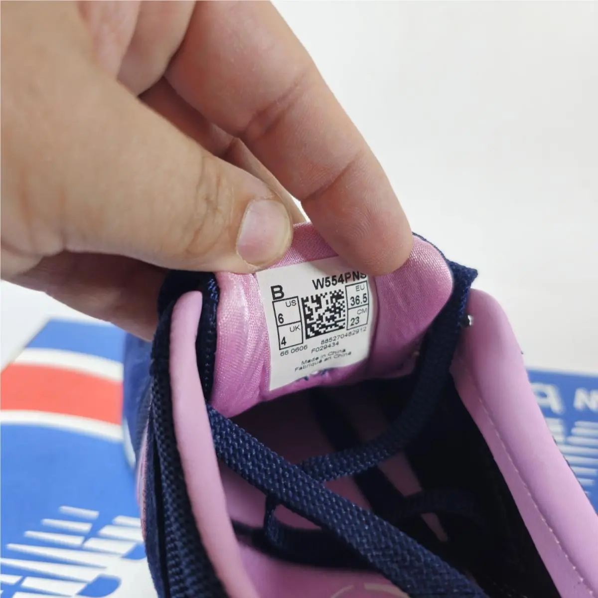 New Balance shoes - New Balance Classics - Classics - W554PNS - Blue 5