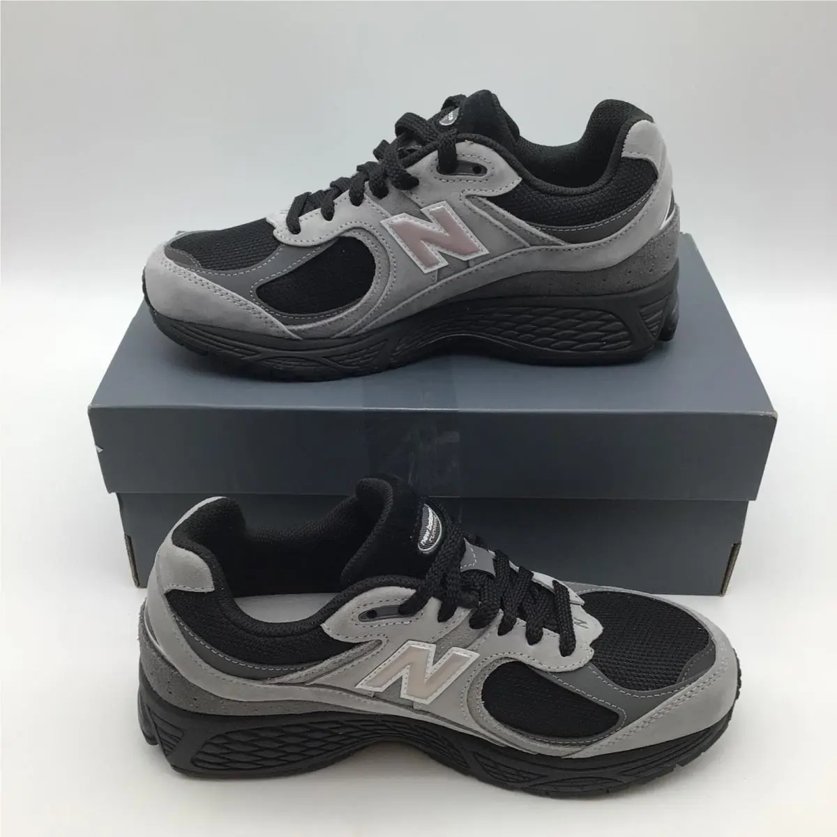 New Balance shoes - New Balance 2002R - Gray 0
