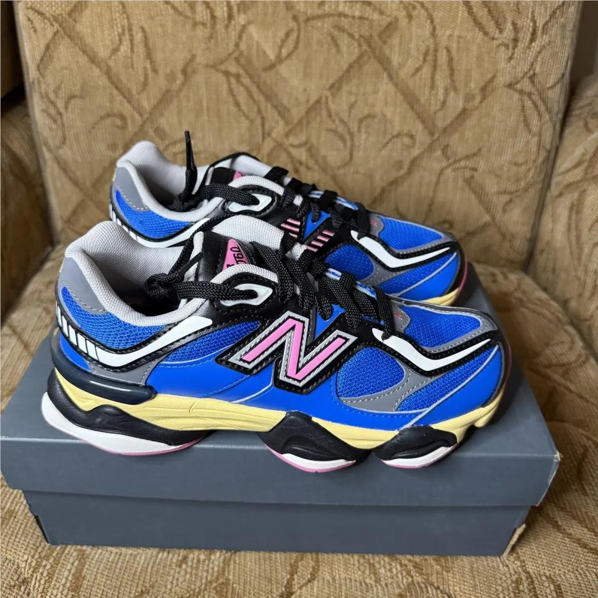New Balance shoes - Blue/Pink 2