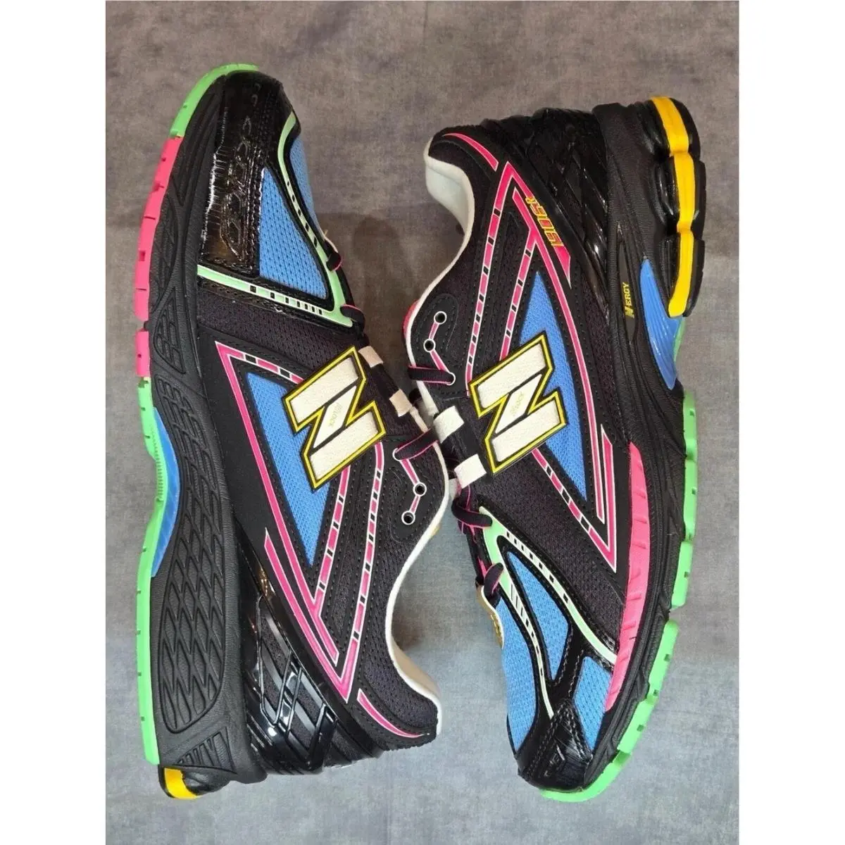 New Balance shoes - New Balance 1906R - Black 3