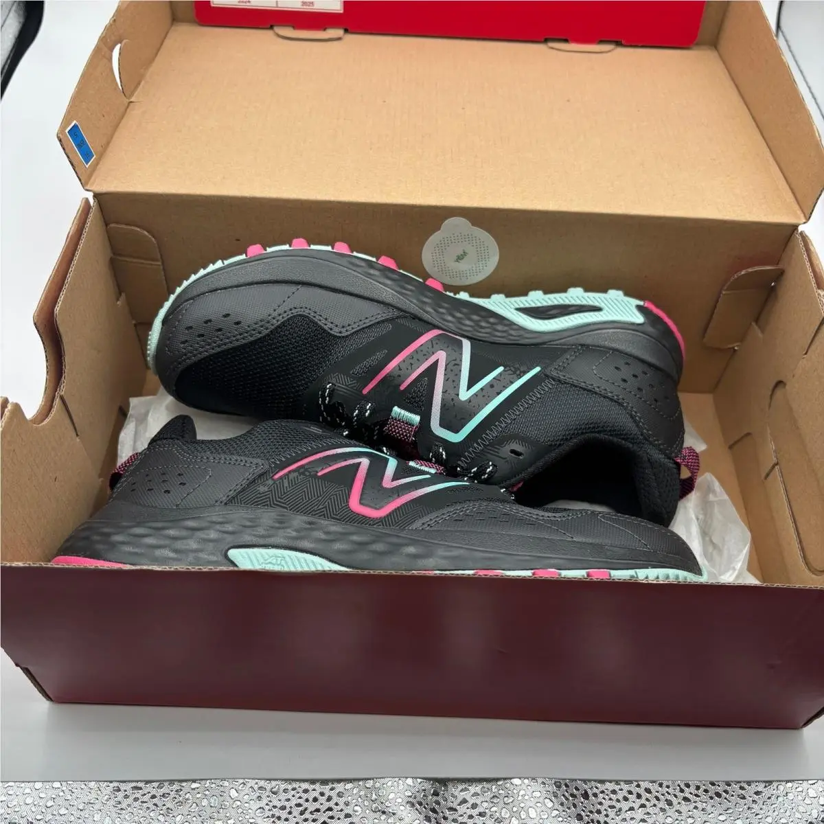 New Balance shoes - New Balance 410v8 - Black 5