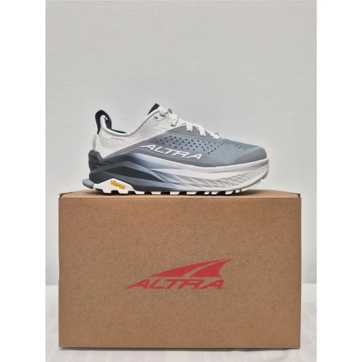 Altra Olympus 6 Women`s Medium Width W/vibram Sole