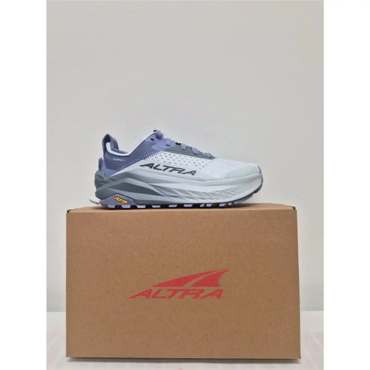 Altra Olympus 6 Women`s Medium Width W/vibram Sole