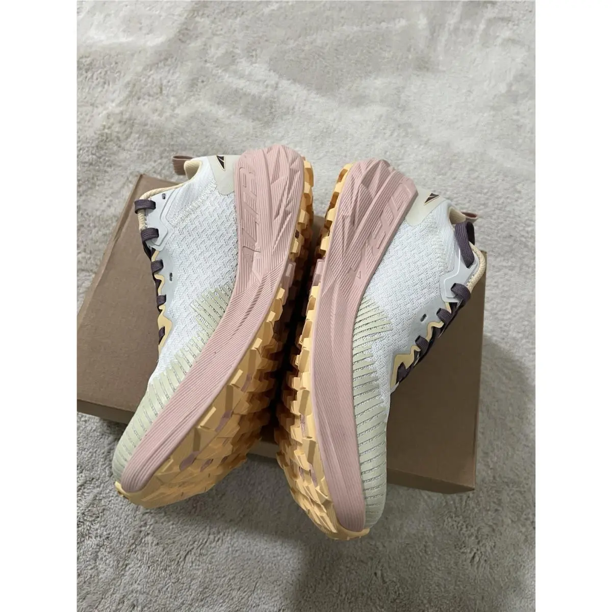 Altra shoes - Altra Experience - Experience - AL0A85RY110 - White 0
