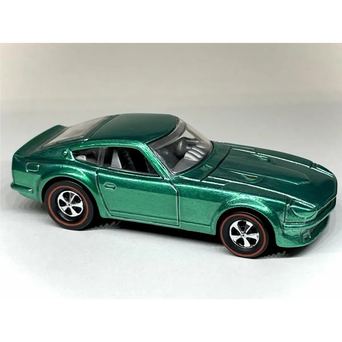 Hot Wheels Custom Made Spectraflame Green Redline Datsun 240 Z Diecast 1:64