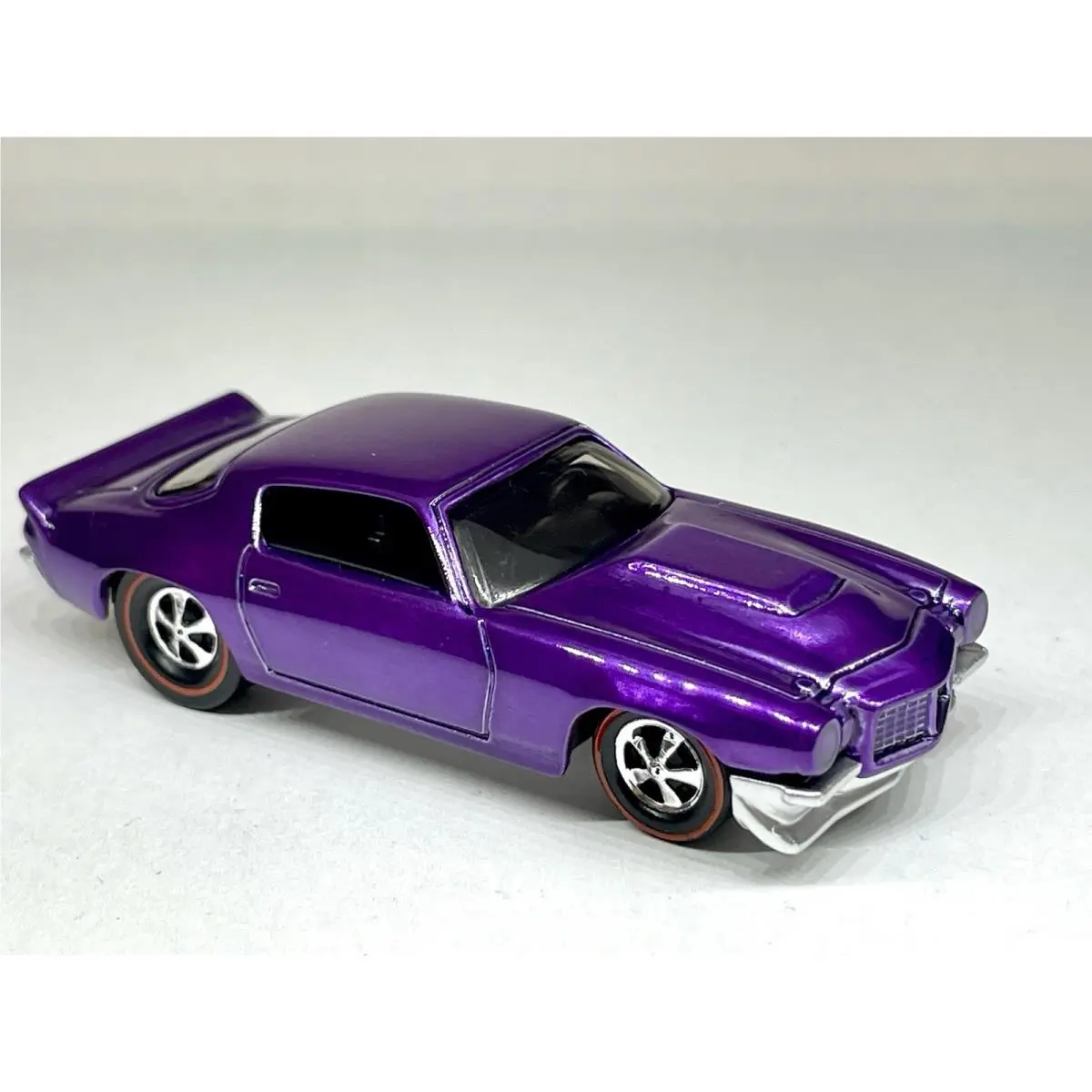 Hot Wheels Custom Made Spectraflame Purple Redline `70 Chevy Camaro RS
