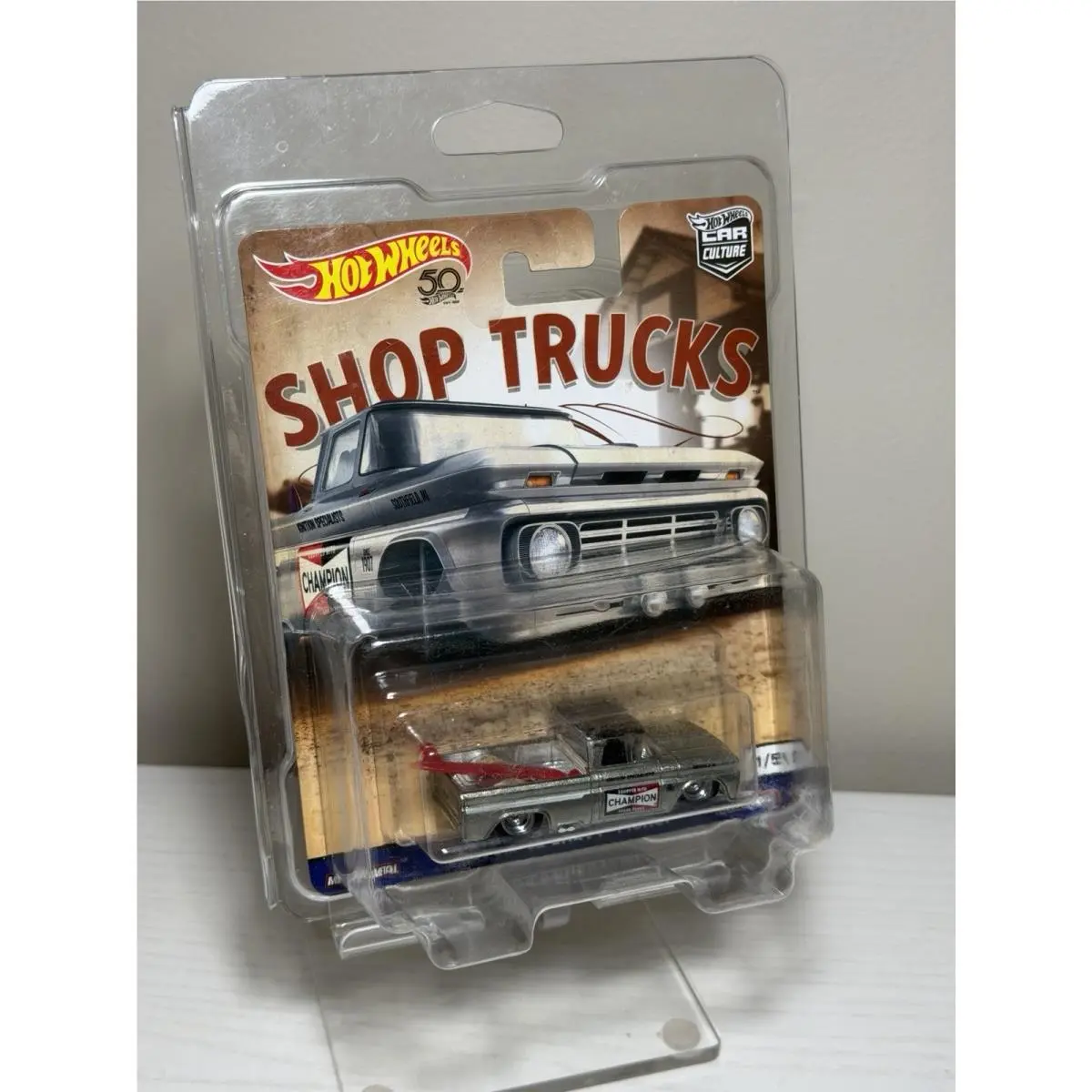 Hot Wheels Car Culture Shop Trucks Custom `62 Chevy Pickup Carded + Protector