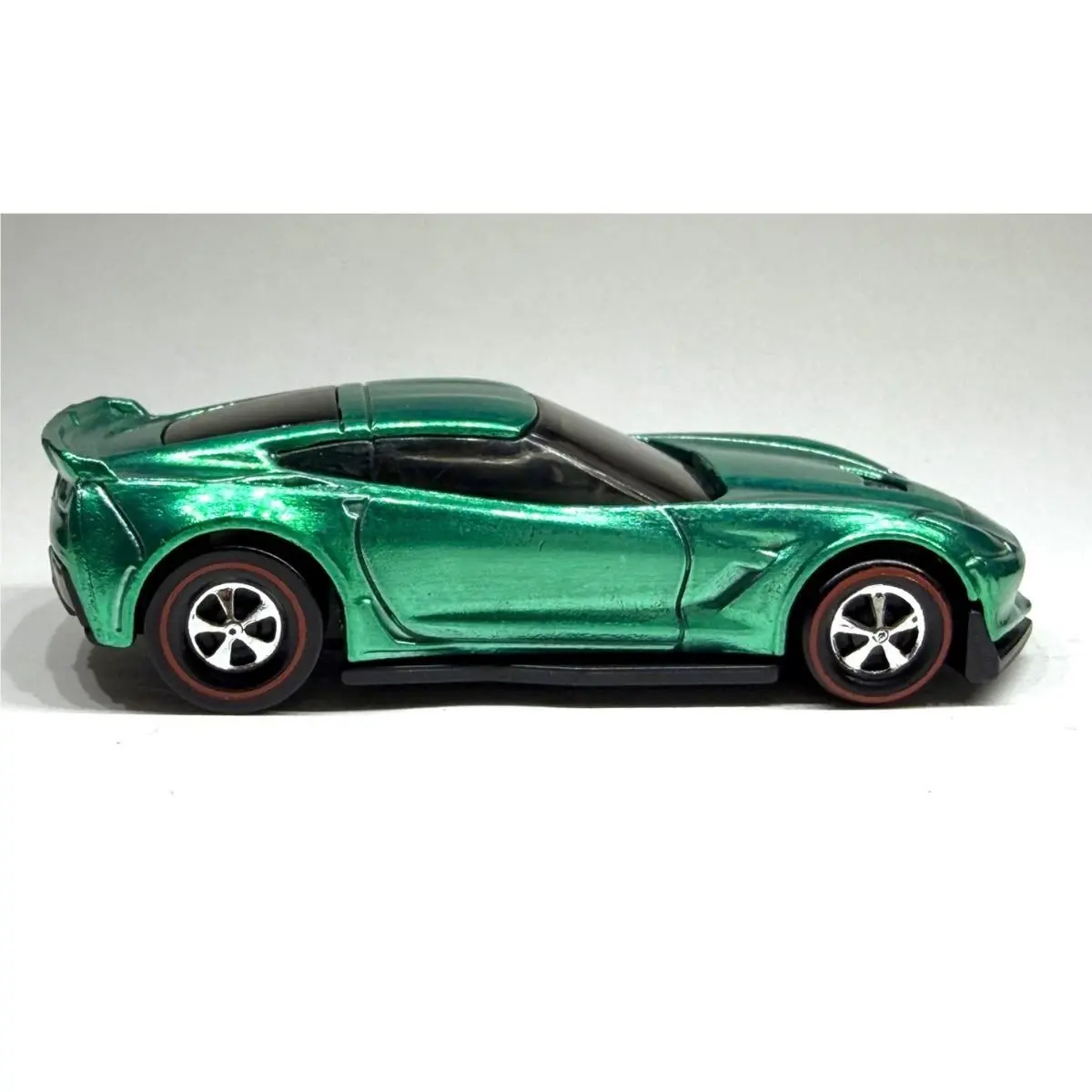 Hot Wheels 1:64 Custom Made Green Spectraflame Redline Corvette C7 Z06