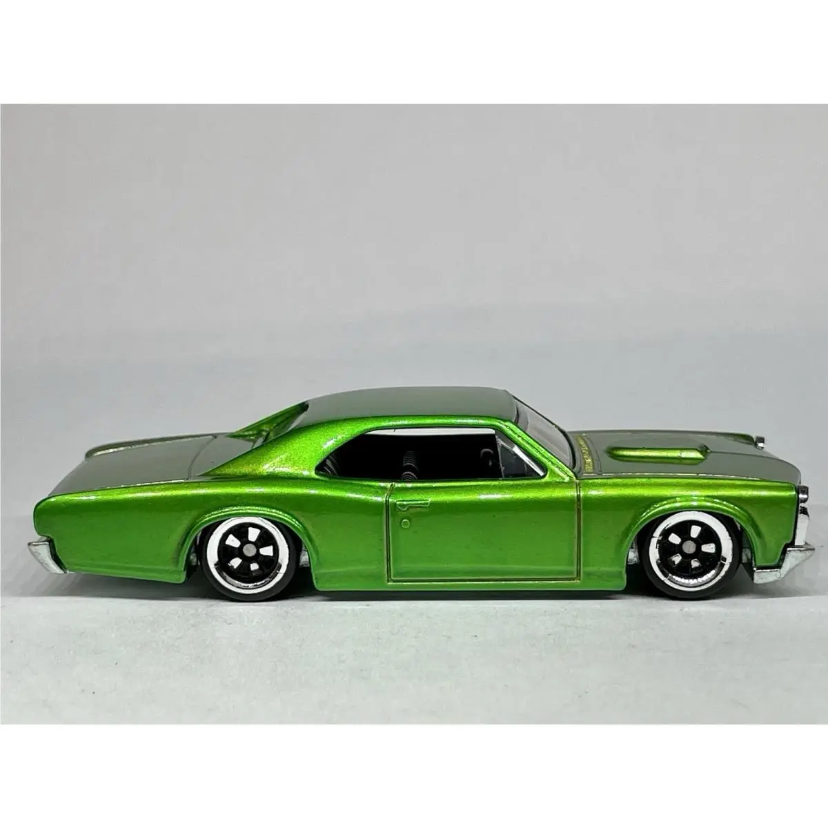Hot Wheels Pontiac `66 Pontiac Gto Custom Made Candy Apple Green Metal Base