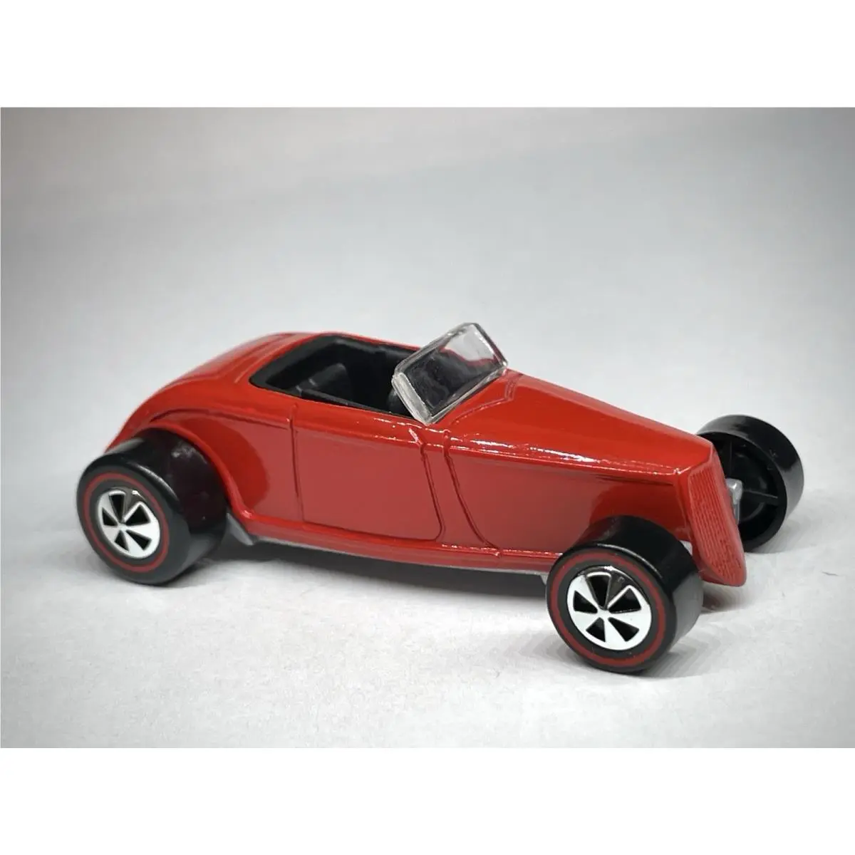 Hot Wheels ‘33 Ford Lo Roadster Custom Made Redline High Gloss Red