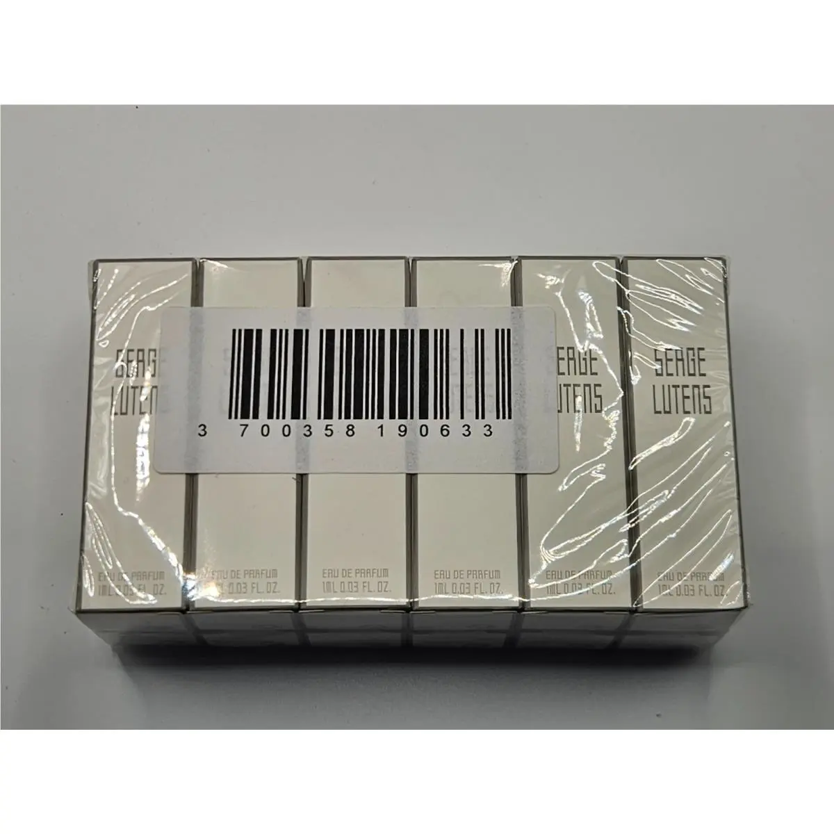 12 Serge Lutens L`eau Froide Eau de Parfum Case 1ml .03oz Vhtf