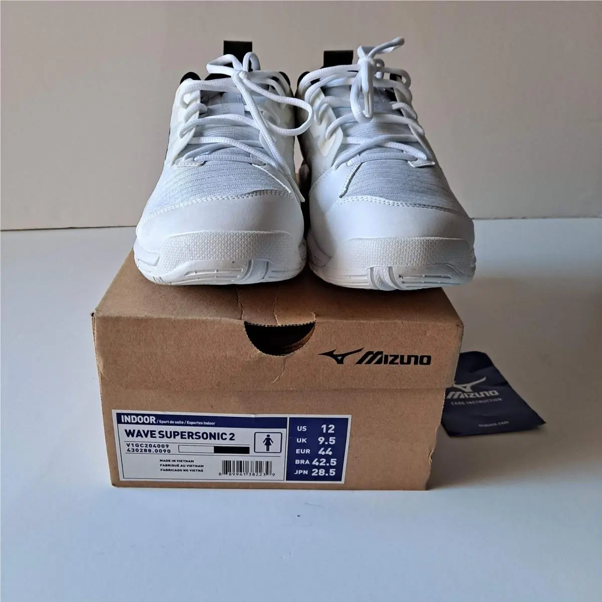 Mizuno shoes - White 1