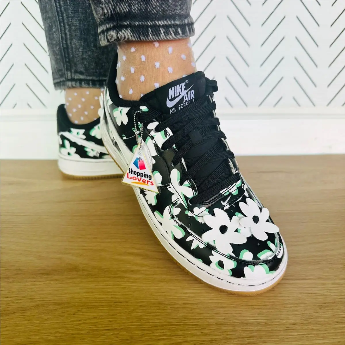 Nike shoes - Nike Air Force 1 Low LV8 GS - Black (UPC: 196975924981) 0