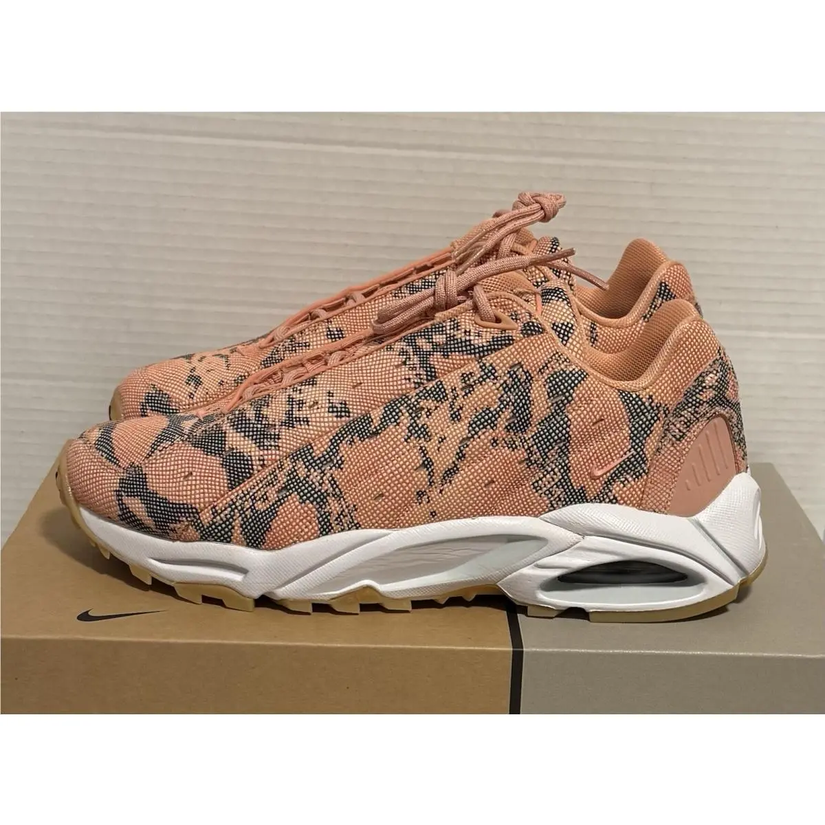 Nike shoes - Regards Collection - Regards Collection - Pink Quartz (UPC: 196153965522) 1