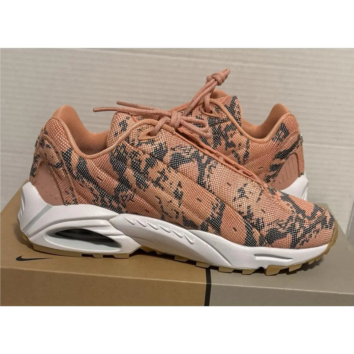 Nike shoes - Regards Collection - Regards Collection - Pink Quartz (UPC: 196153965522) 3