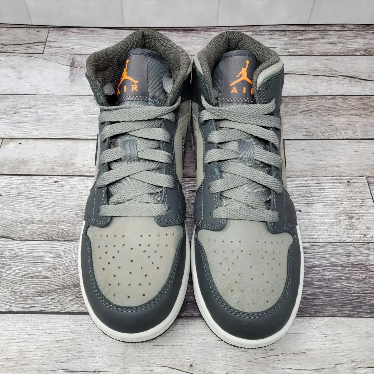 Nike shoes - Air Jordan 1 Mid SE BG - Gray 0
