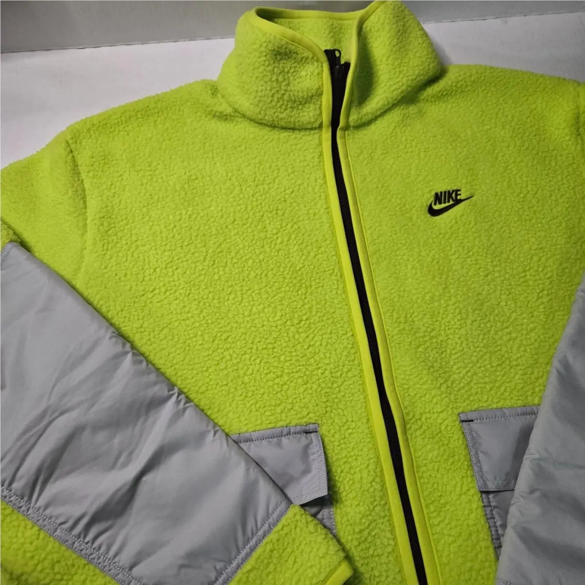 Nike clothing - Yellow 1