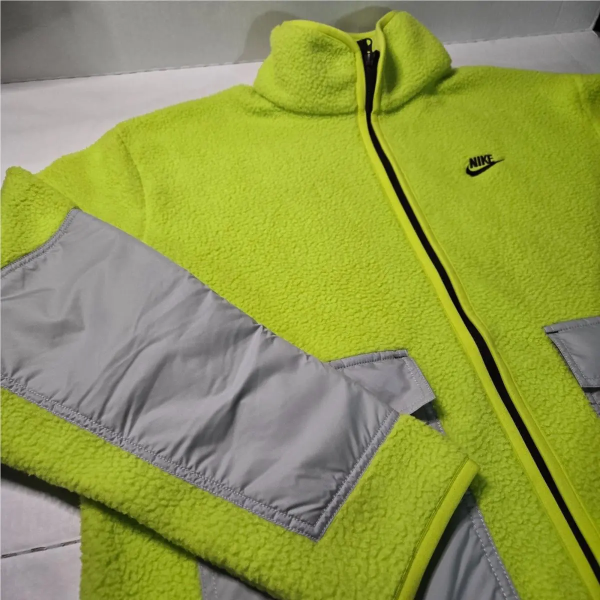 Nike clothing - Yellow 2