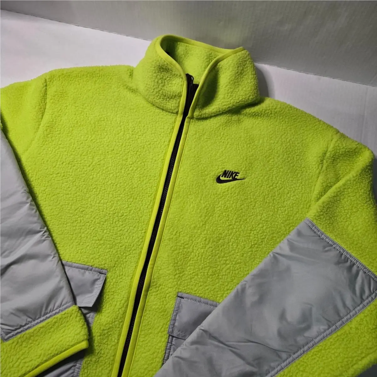 Nike clothing - Yellow 3
