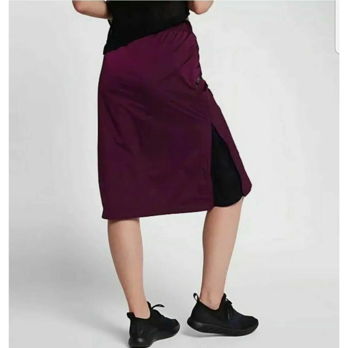 Nike clothing - Berry (UPC: 886912337577) 0