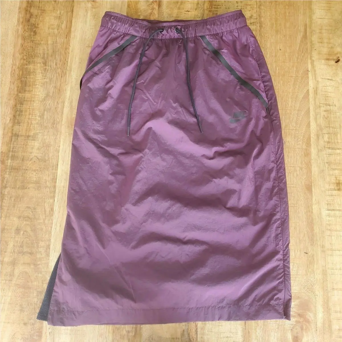 Nike clothing - Berry (UPC: 886912337577) 1