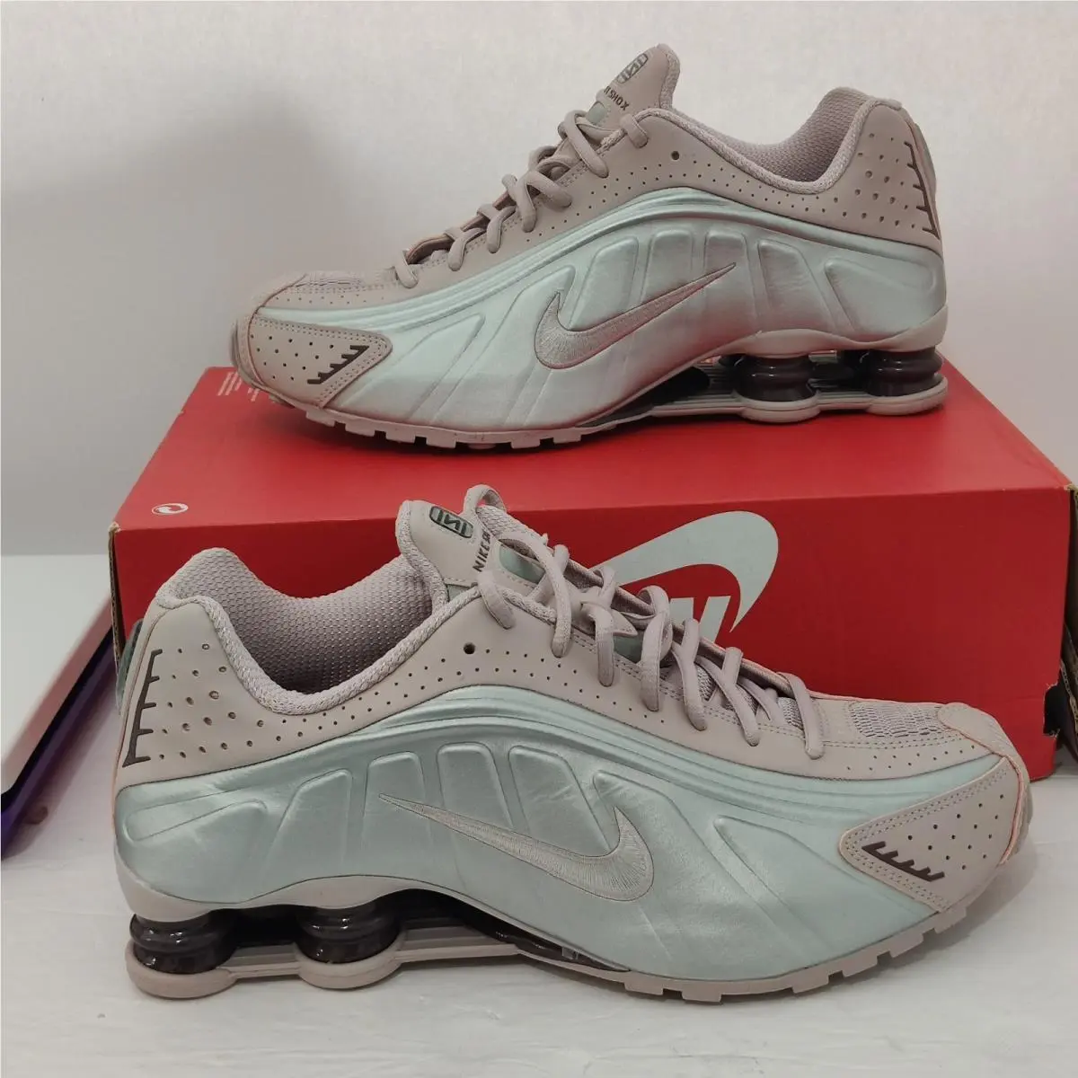 Nike Shox R4 AR3565 601 Size 11 No Lid