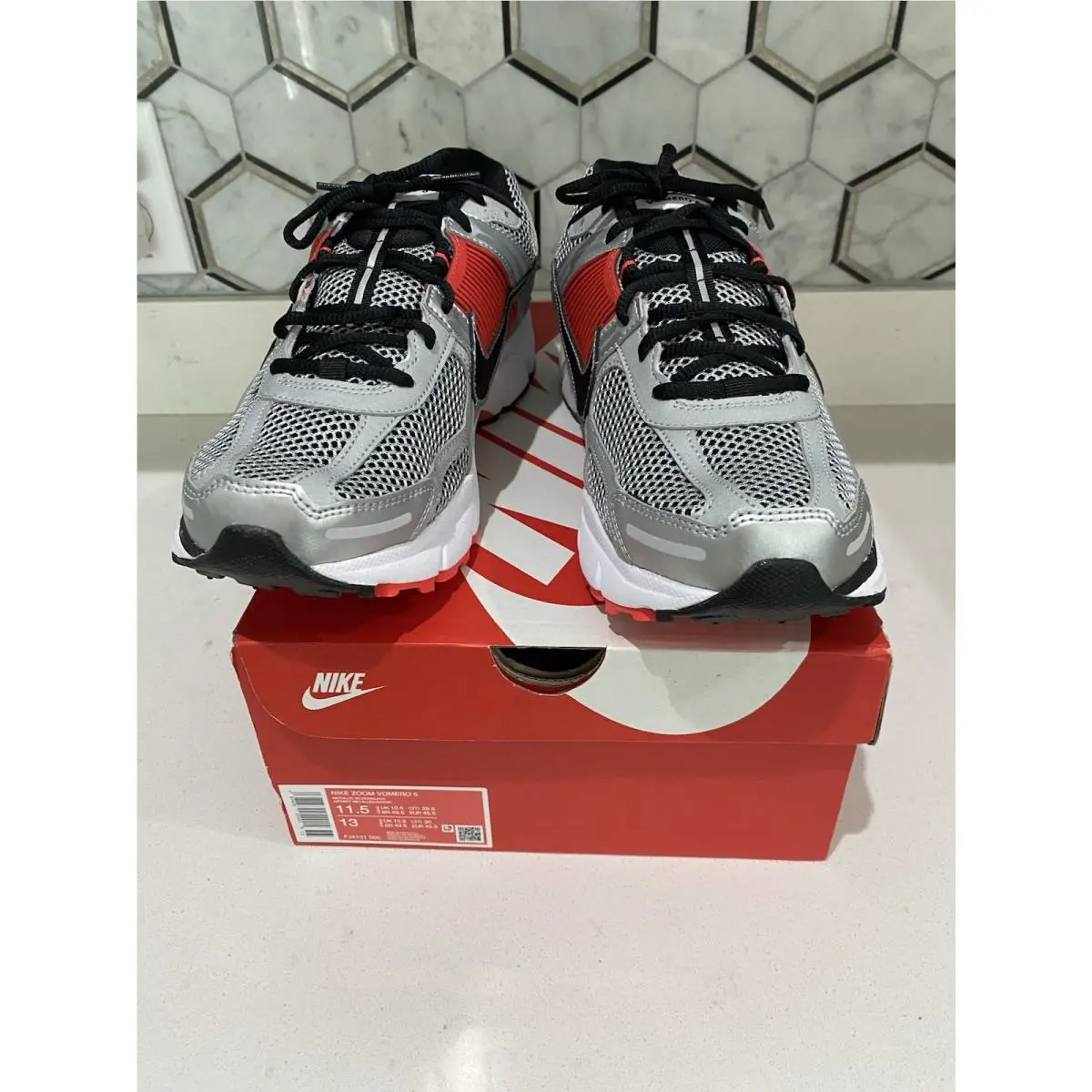 Nike shoes - Metallic Silver/Black 0