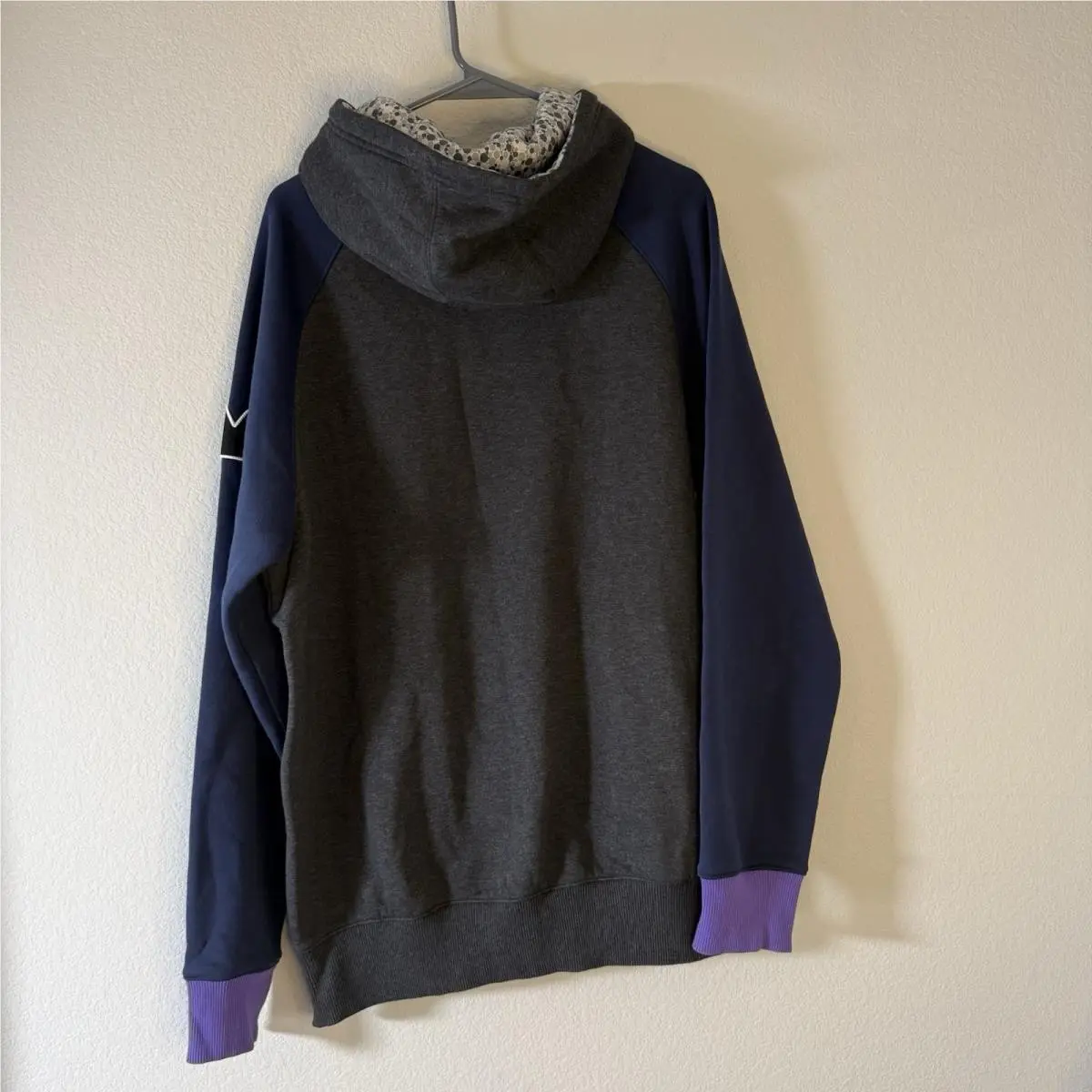 Nike clothing - Gray 1