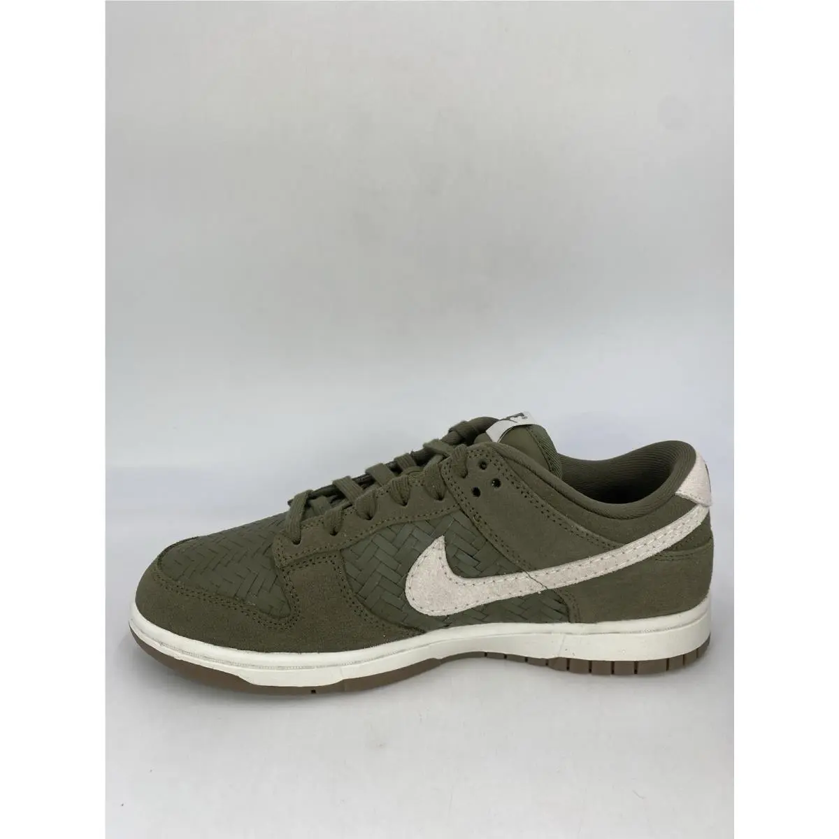 Nike shoes - SE - IB6161 200 - Medium Olive/Sail (UPC: 198726252046) 1
