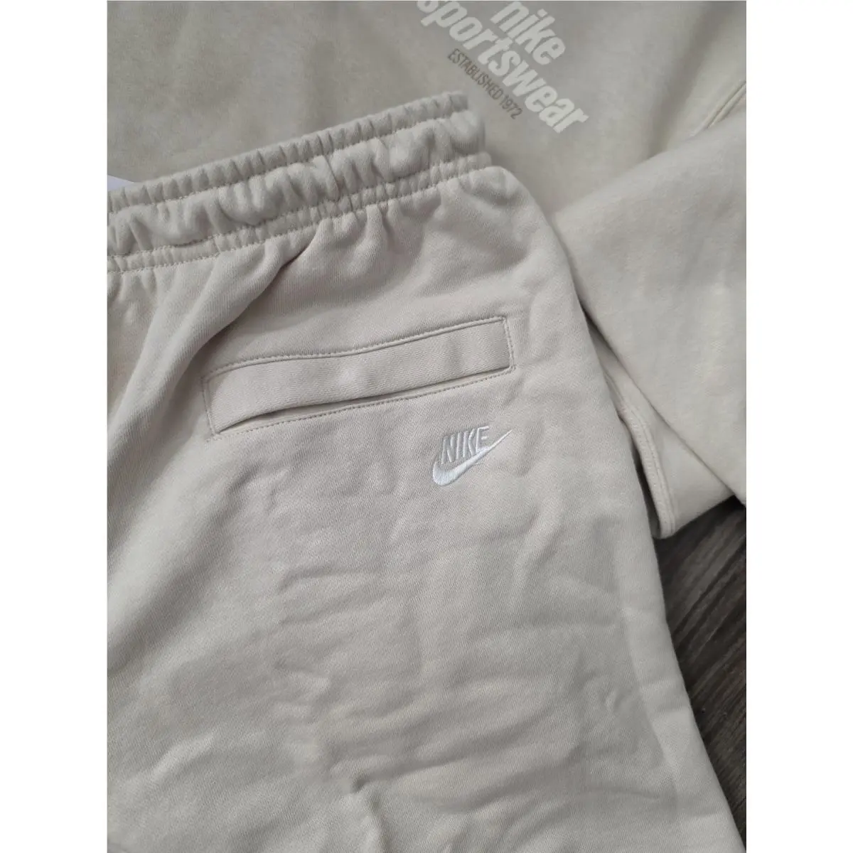 Nike clothing - Brown 4