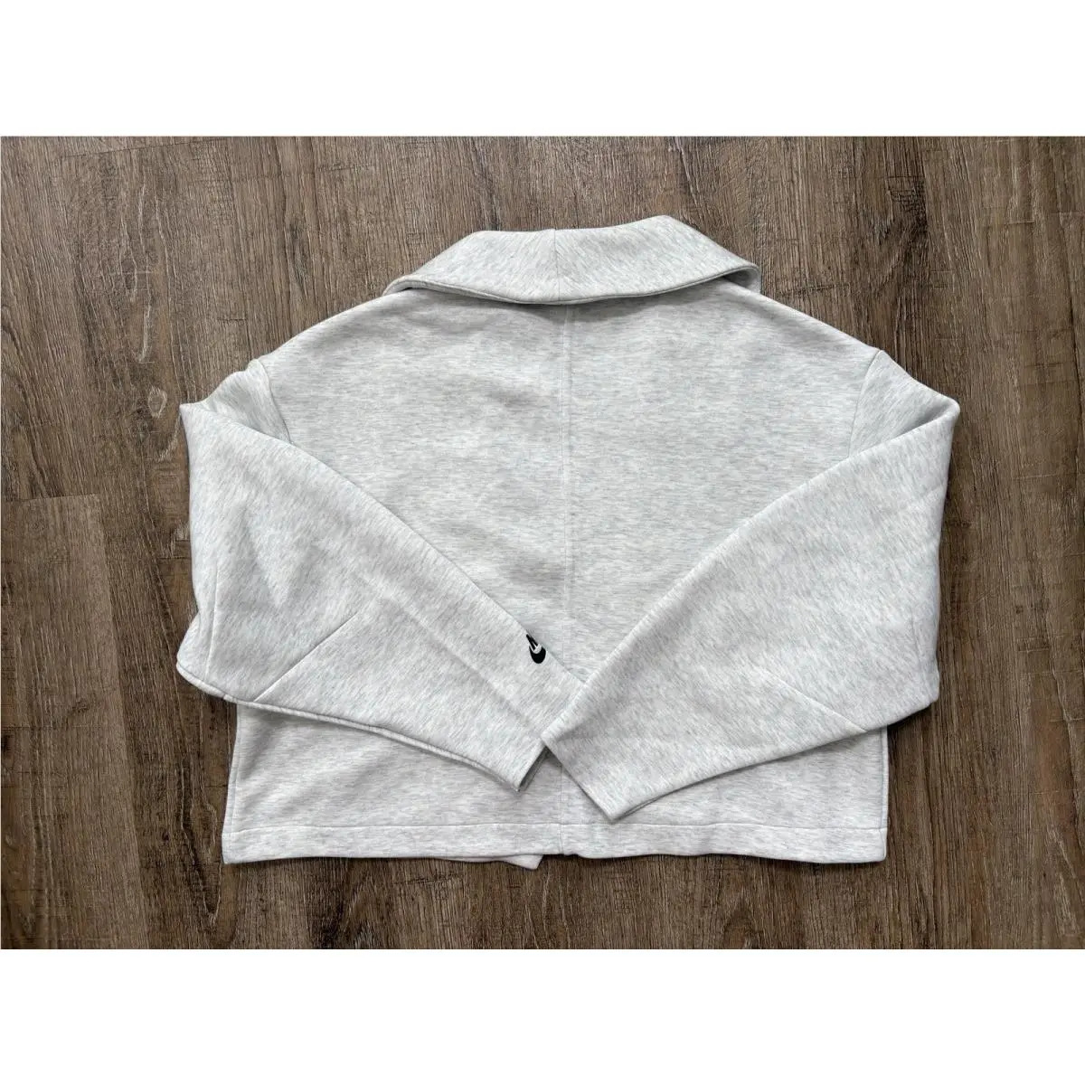Nike clothing - Gray (UPC: 0197860195295) 0