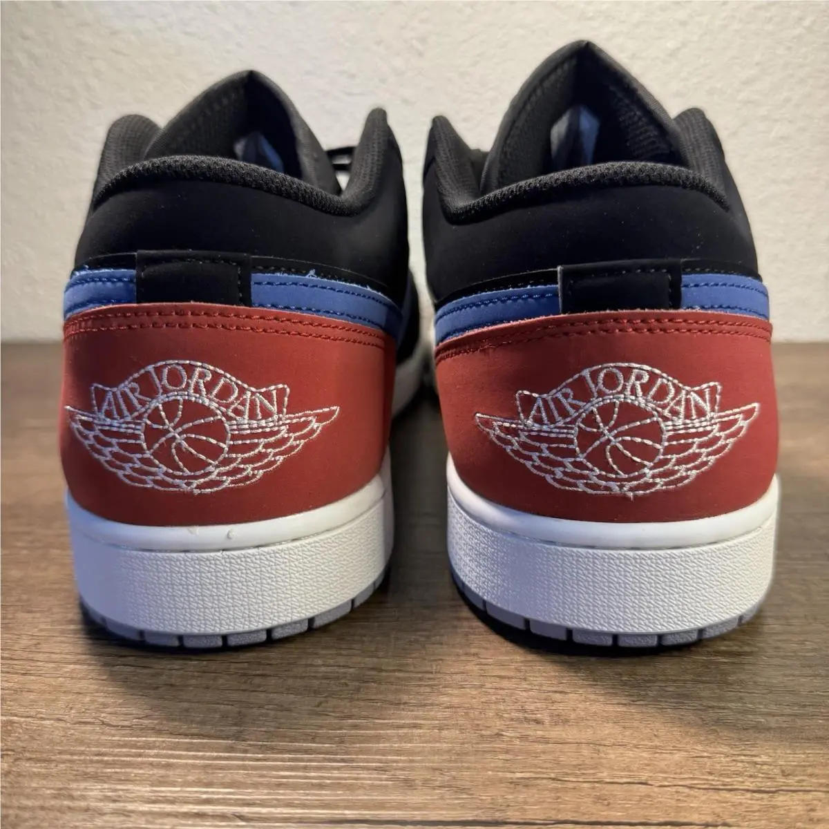 Nike shoes - Air Jordan 1 - Air - 553558-049 - Black 8