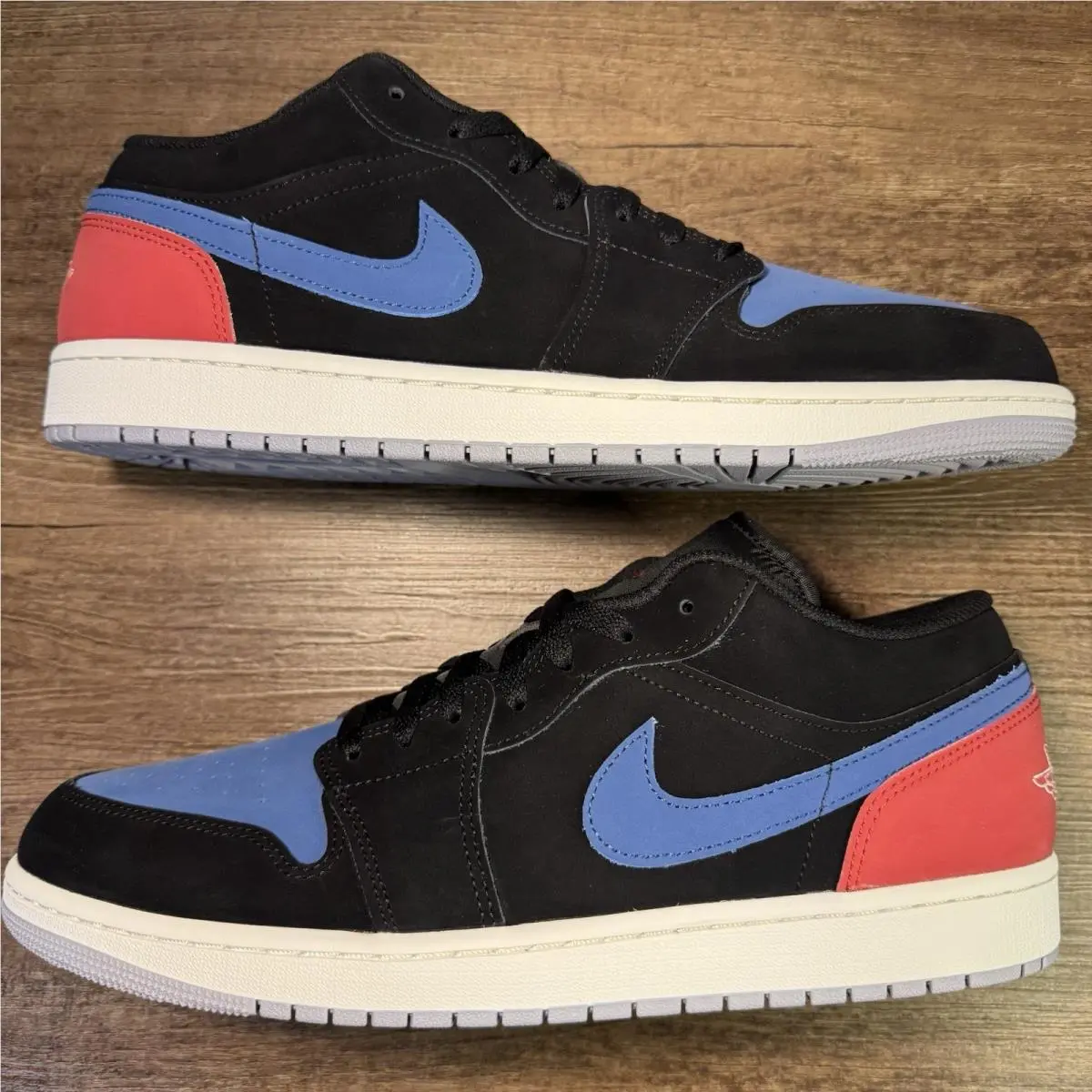 Nike shoes - Air Jordan 1 - Air - 553558-049 - Black 3