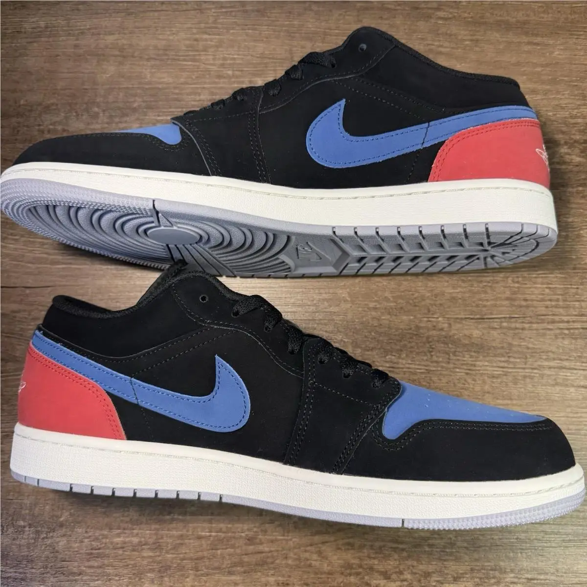 Nike shoes - Air Jordan 1 - Air - 553558-049 - Black 4
