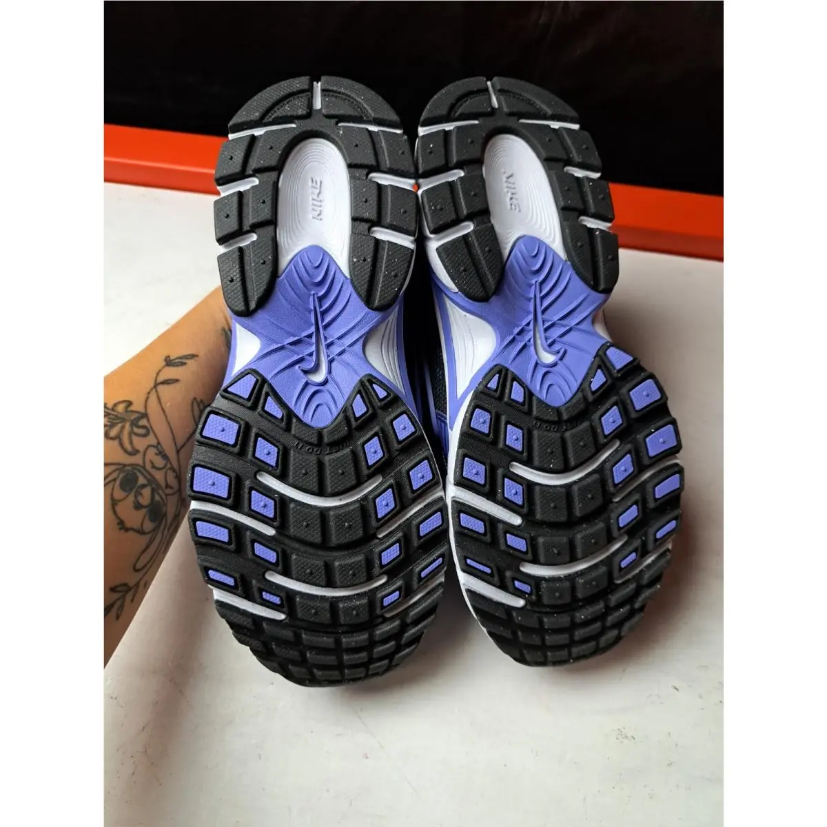 Nike shoes - Black 3