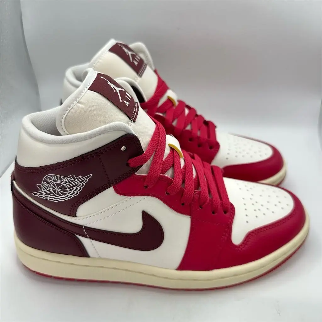 Nike shoes - Air Jordan 1 Mid SE (WMNS) - Red 0