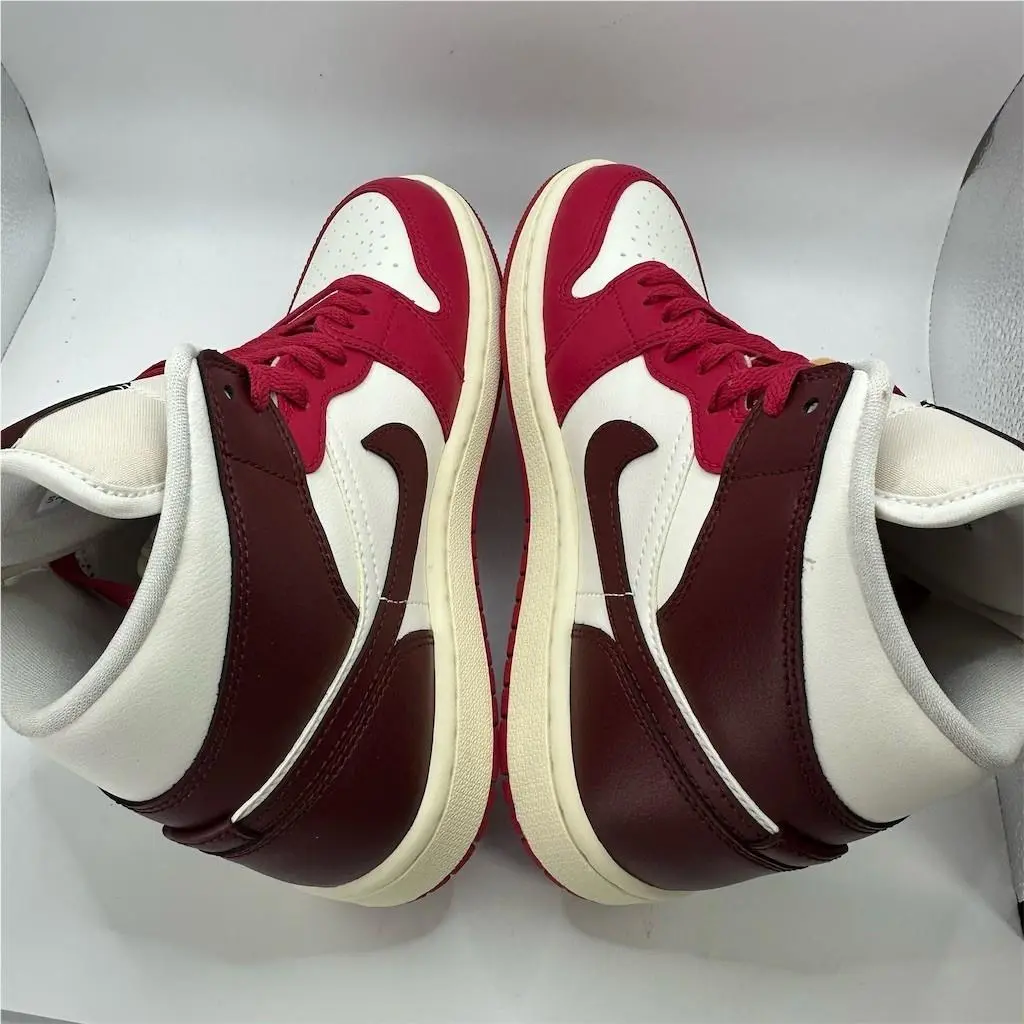 Nike shoes - Air Jordan 1 Mid SE (WMNS) - Red 4