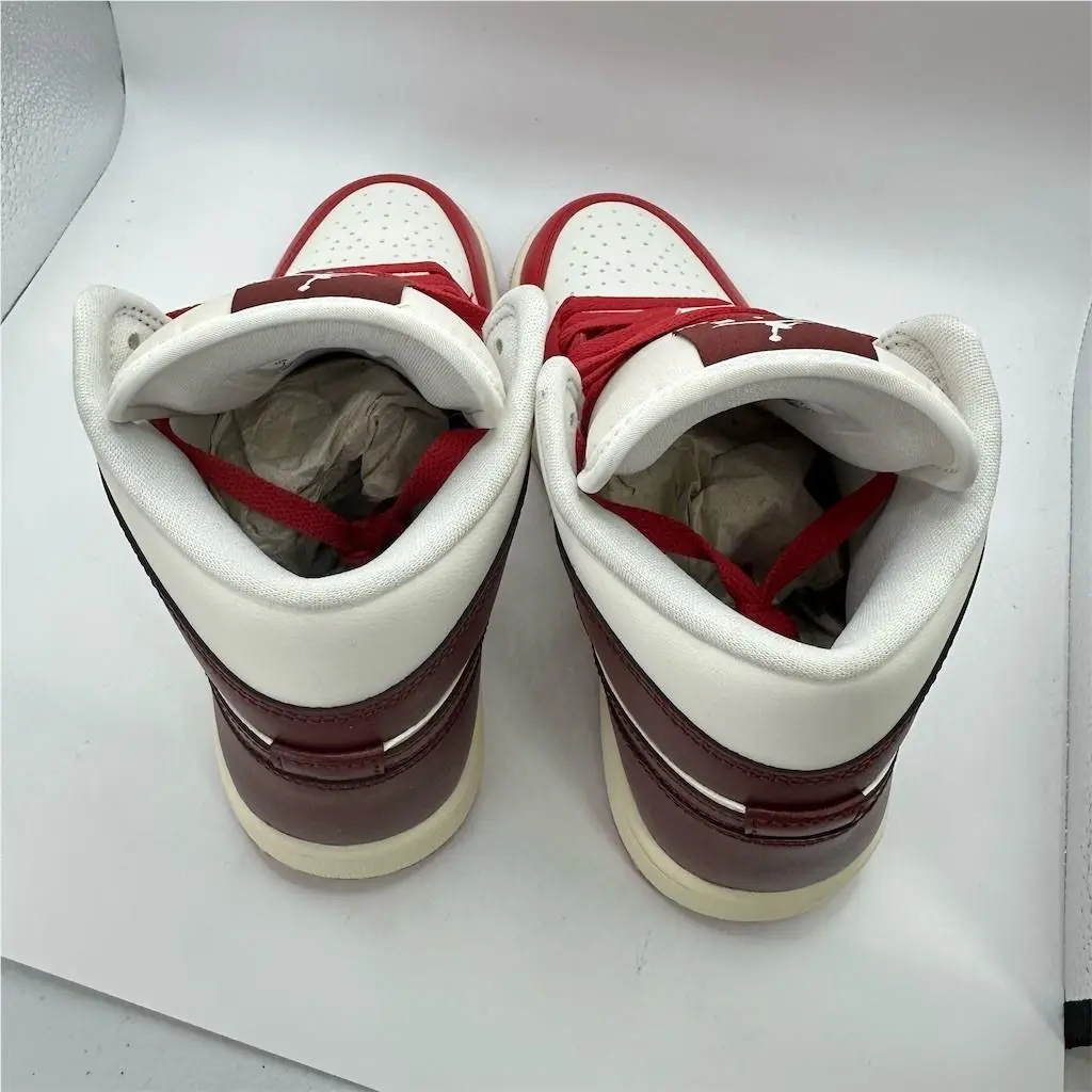 Nike shoes - Air Jordan 1 Mid SE (WMNS) - Red 3