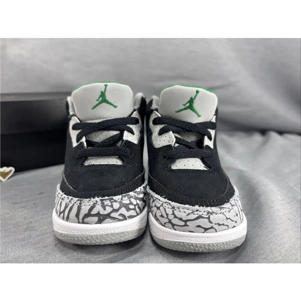 Nike shoes - Air Jordan 3 - Air - 832033-030 - Pine Green 4