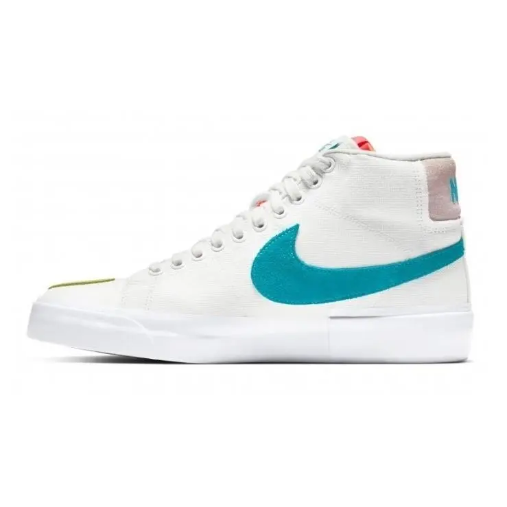 Nike shoes - White 3
