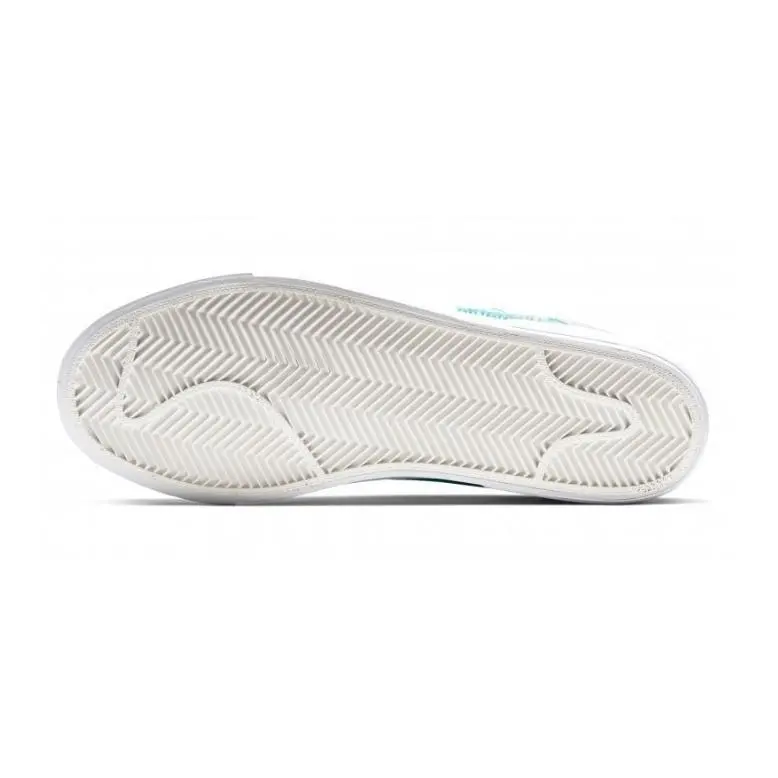 Nike shoes - White 4