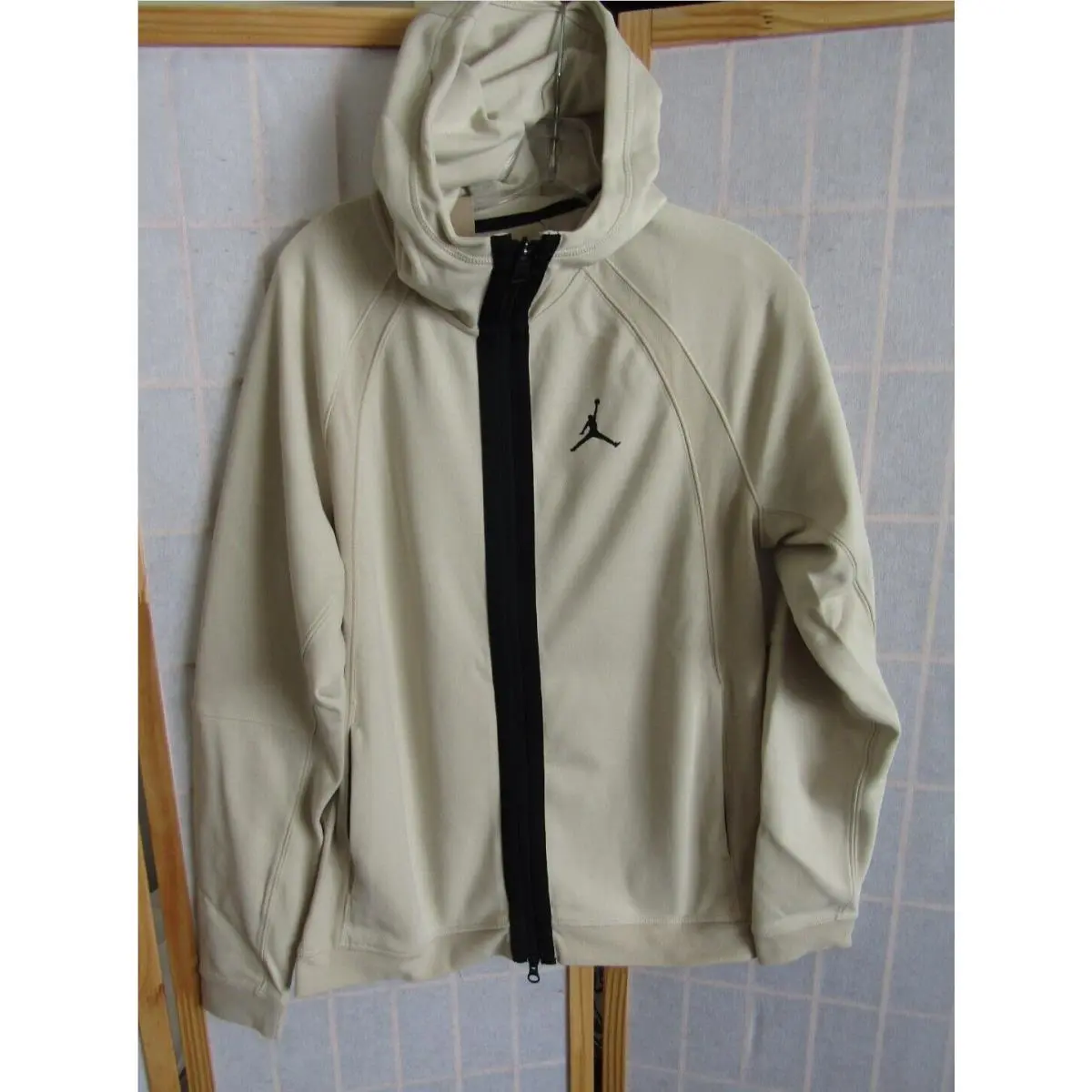 Nwt  Air Jordan Jumpman Slim Fit Beige/black Zip Sweatshirt Men`s Size M by Nike